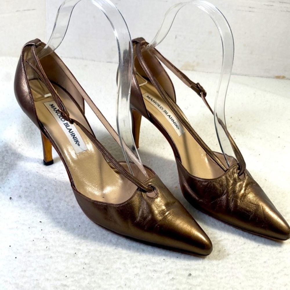 Manolo Blahnik Women’s Bronze Leather Pointed Toe Heels